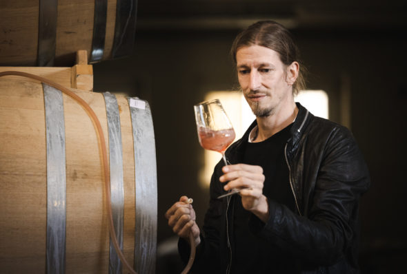 Reinhard beim Verkosten